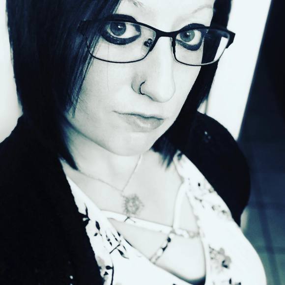 Meet your Posher, Tiffany - Picture 1 of 1